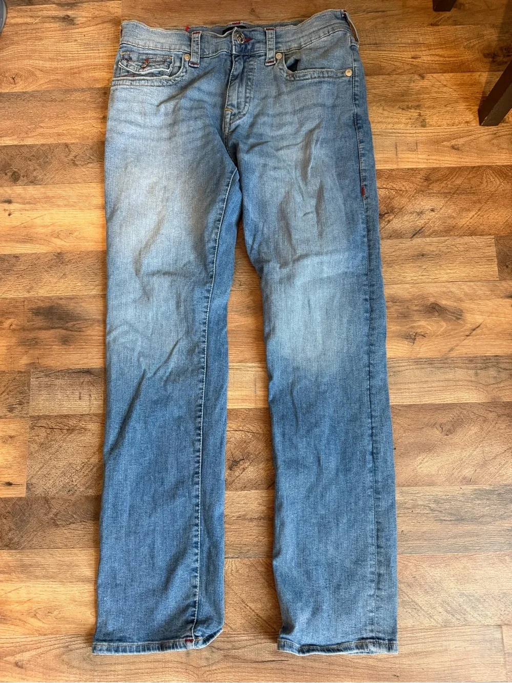 True Religon Ricky Relaxed Straight Jeans Mens Light Wash Red Stitch Horse Shoe